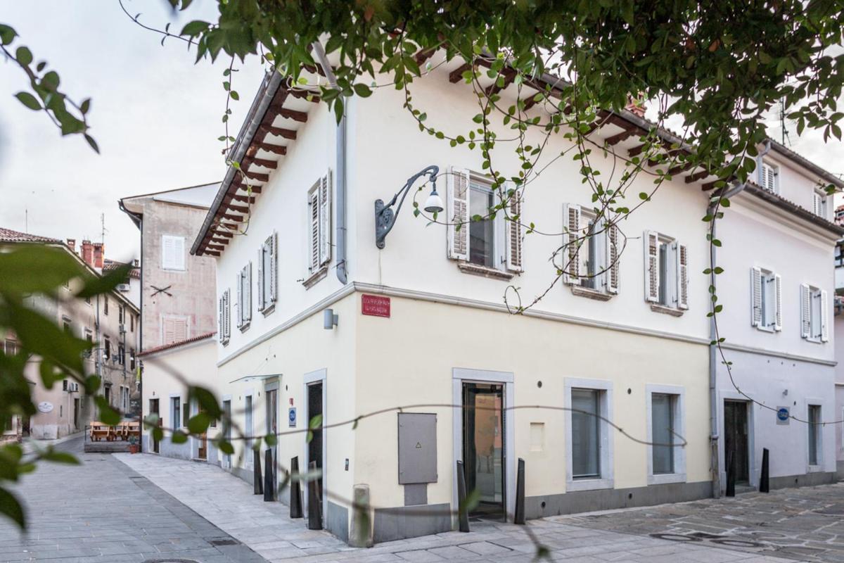Apartment Evita In The Old Center Of Sunny Koper Exterior foto